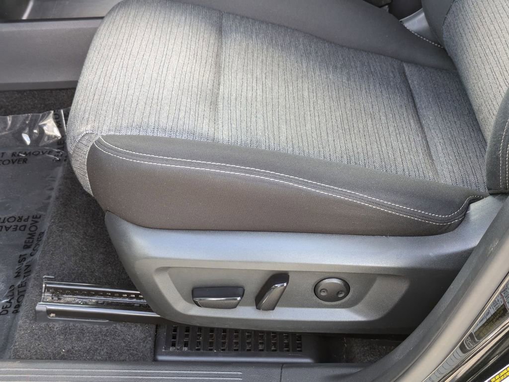 Used 2023 Nissan Rogue SV image 15