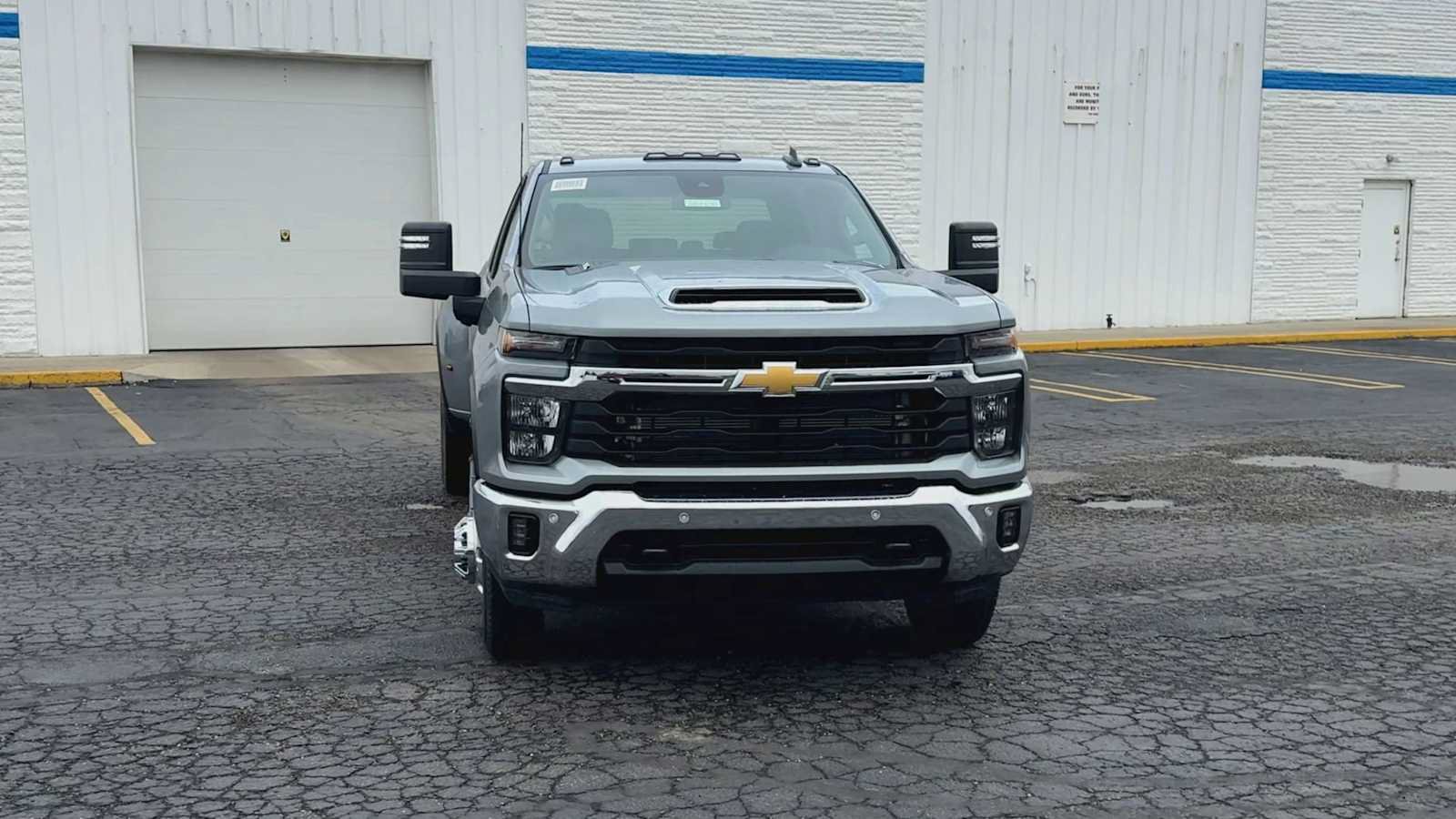 New 2026 Chevrolet Silverado 3500 LT w/ All Star Edition AWD/4WD image 3