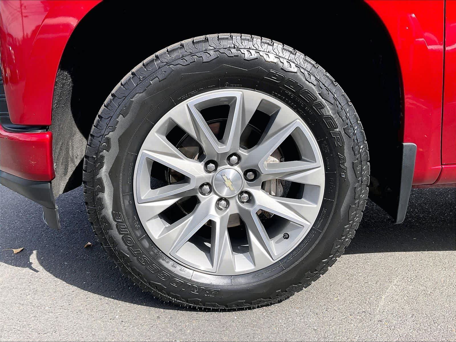 Used 2021 Chevrolet Silverado 1500 High Country w/ Technology Package AWD/4WD image 12