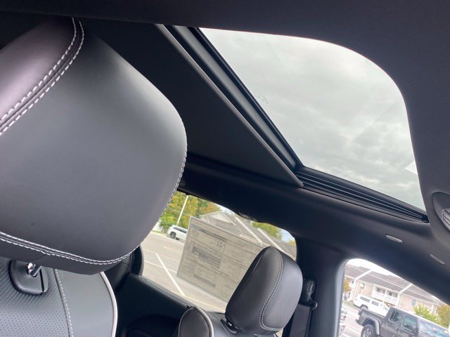 New 2026 Chrysler Pacifica Limited w/ S Appearance Package FWD image 30