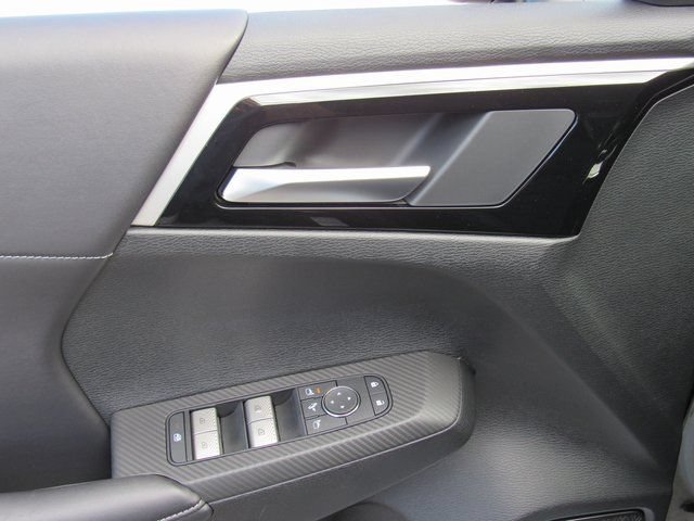 New 2025 Mitsubishi Outlander SE FWD image 12