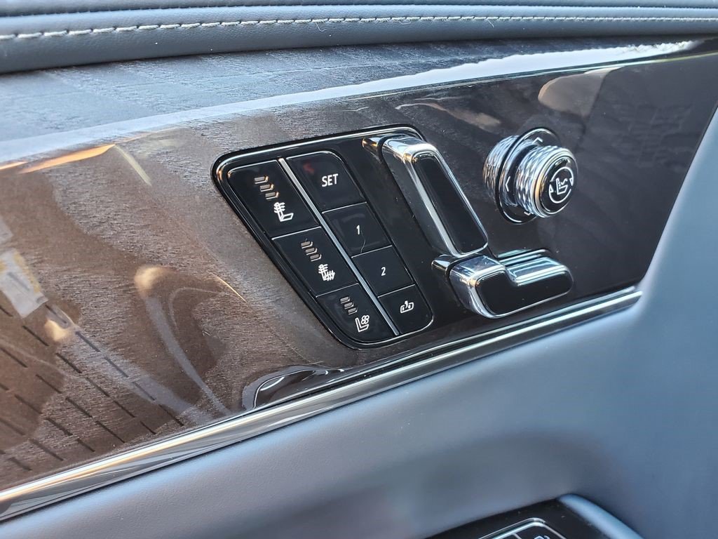 Certified 2025 Cadillac Escalade IQ Sport 2 AWD/4WD image 5