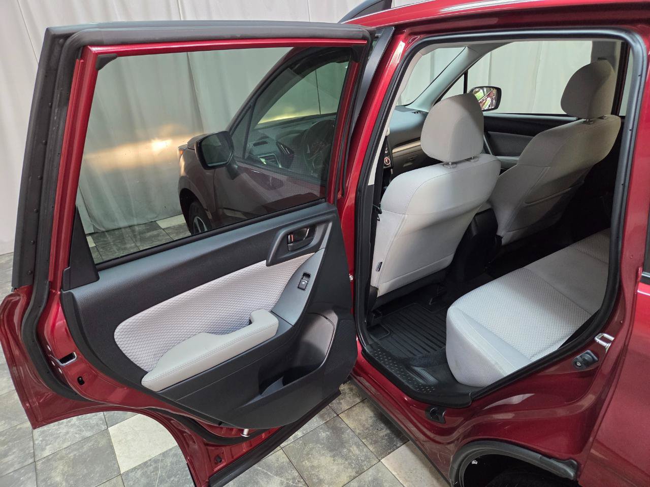Used 2018 Subaru Forester 2.5i Premium w/ All-Weather Package AWD/4WD image 12