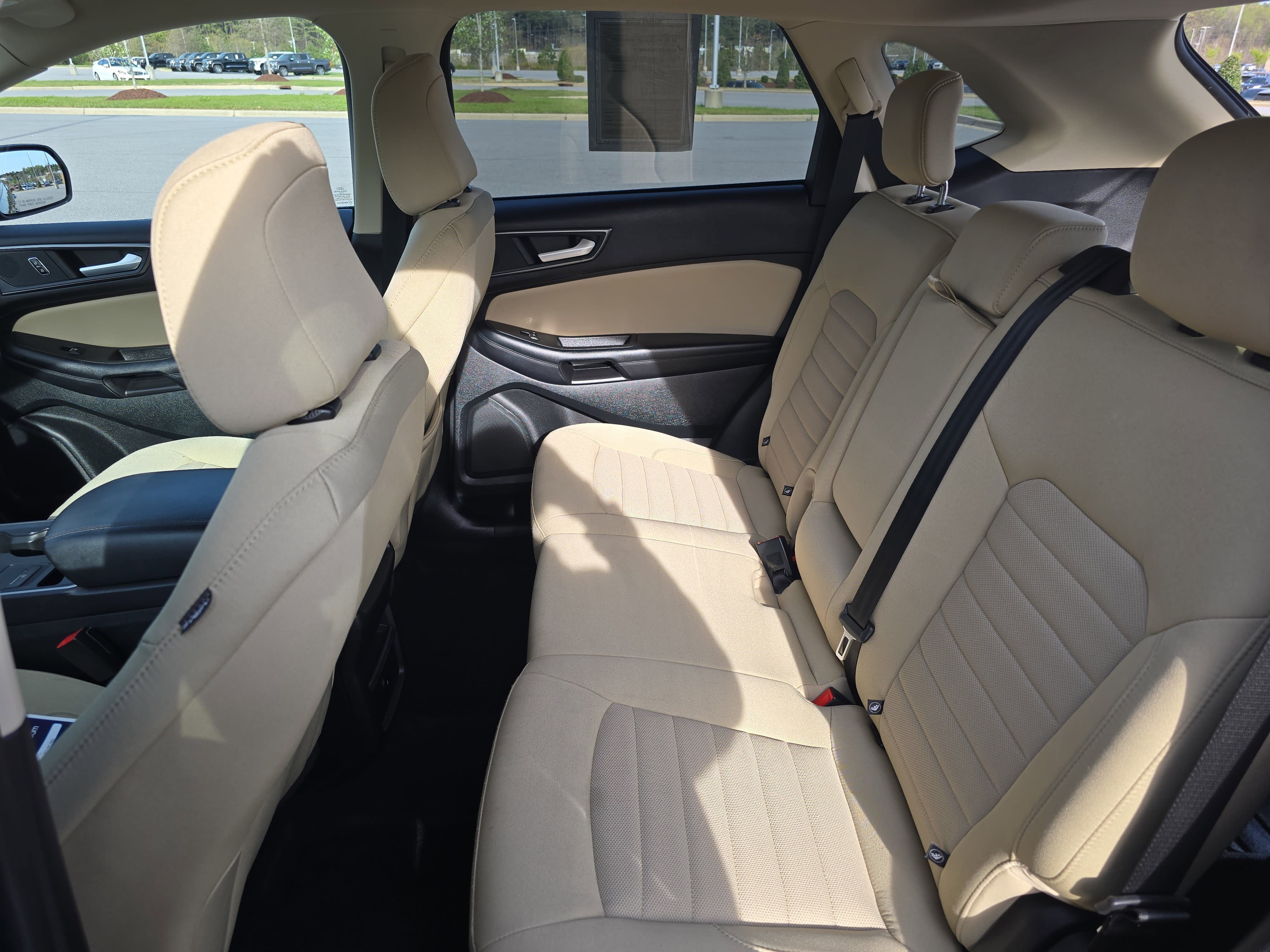 Used 2023 Ford Edge SE image 15