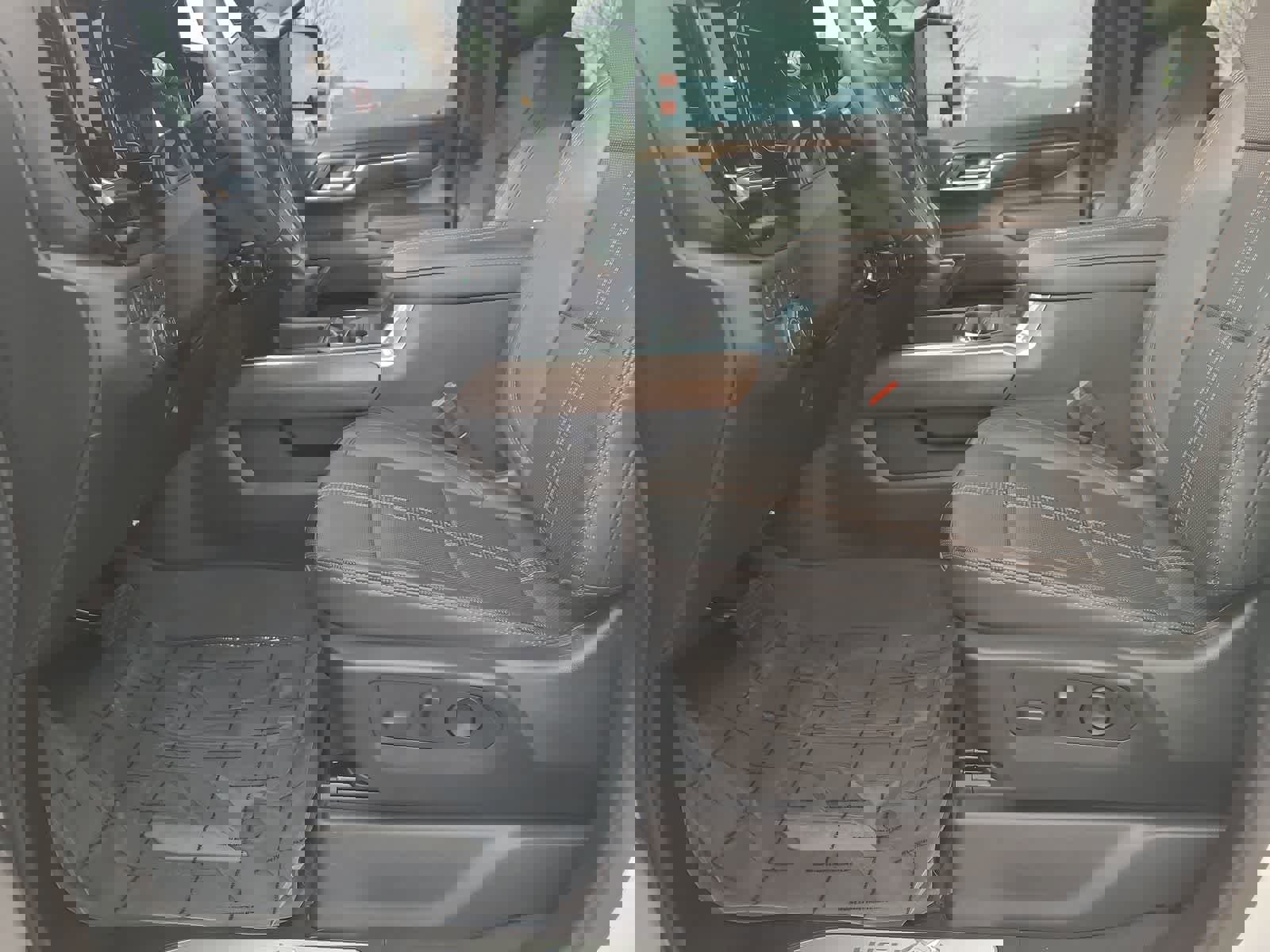 Used 2024 Chevrolet Silverado 2500 High Country w/ Technology Package image 19