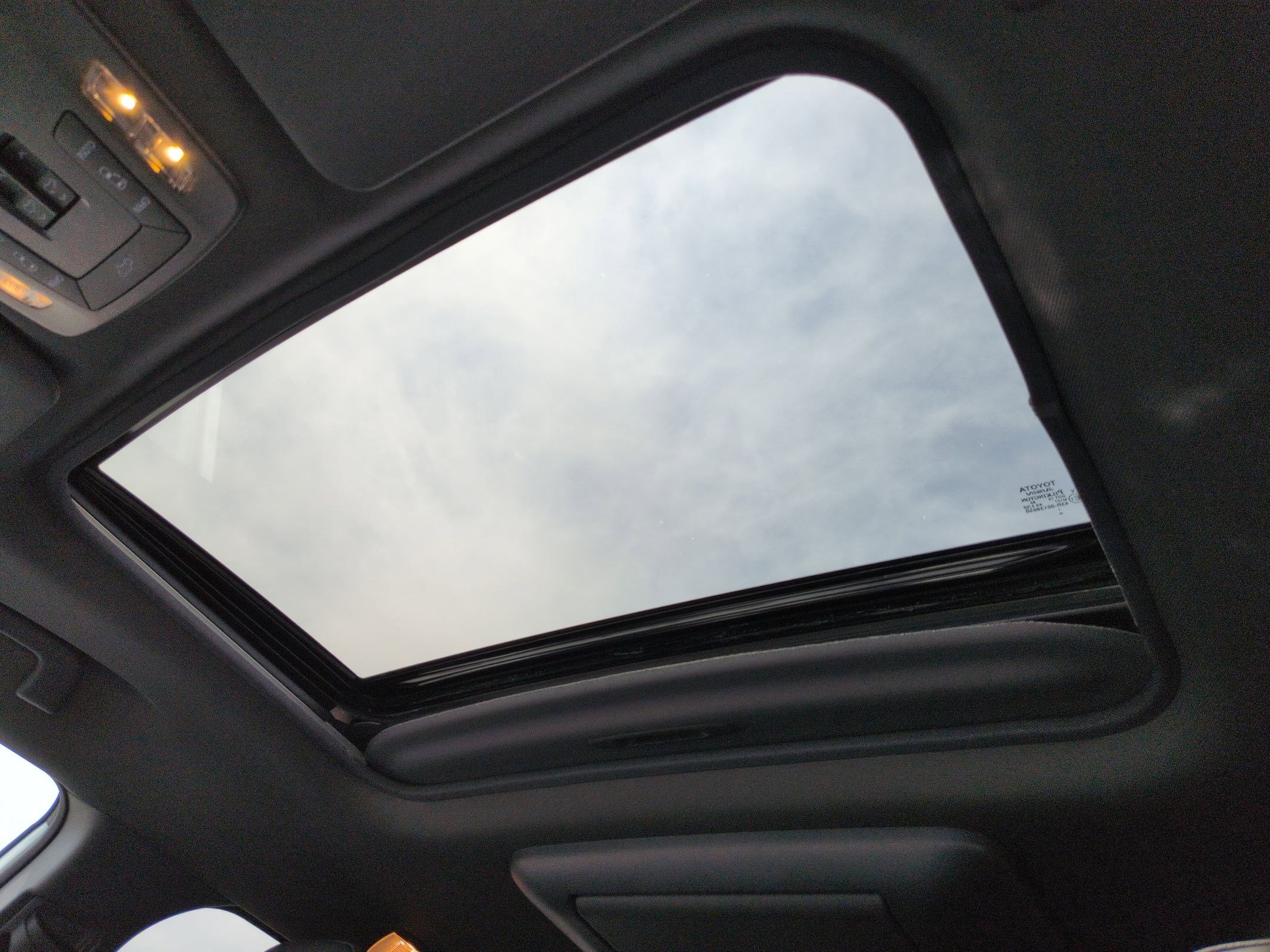 Used 2024 Toyota Sienna XSE w/ XSE Plus Package image 28