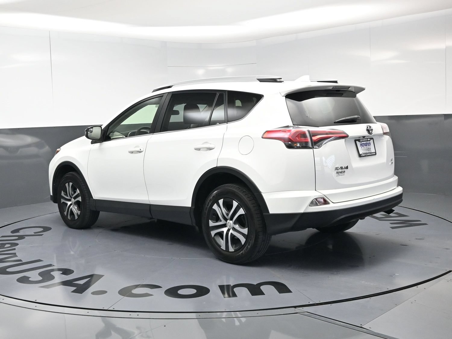 Used 2016 Toyota RAV4 LE AWD/4WD image 7