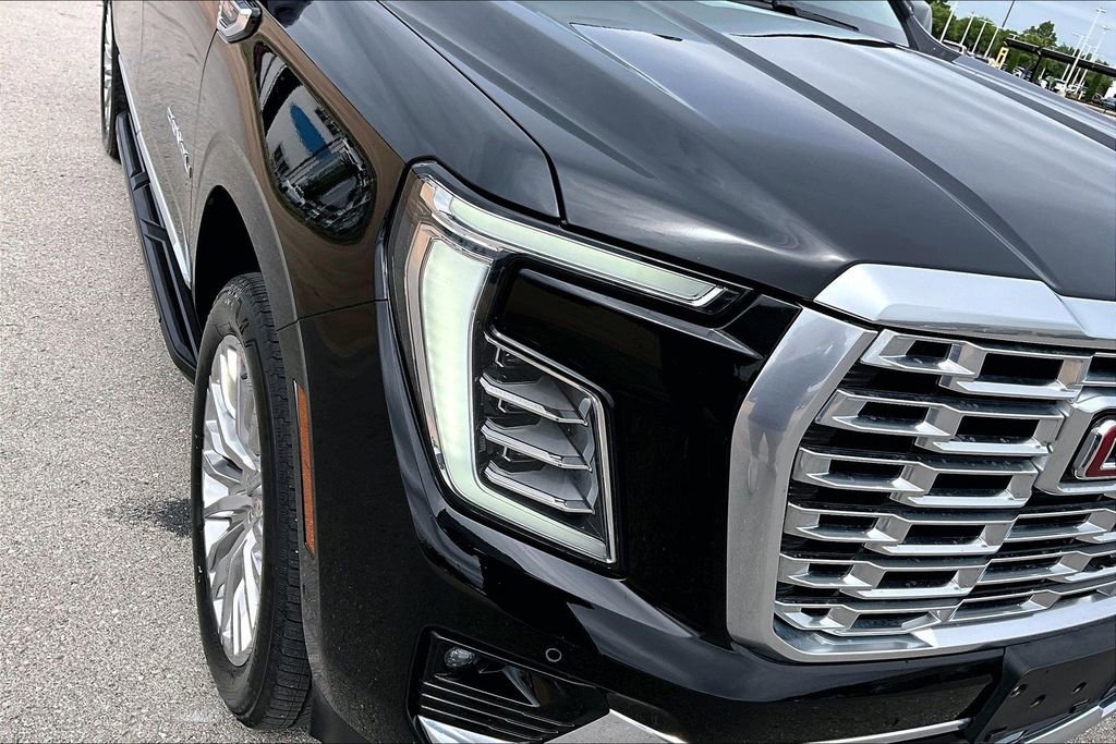 Used 2025 GMC Yukon XL Denali AWD/4WD image 29