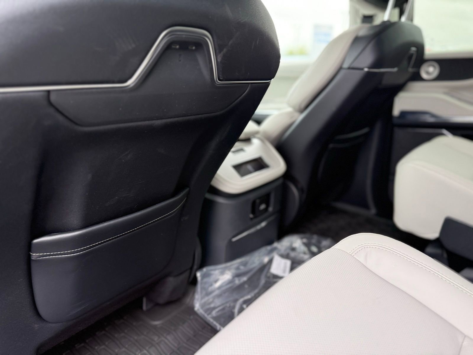 Used 2025 Lincoln Navigator Reserve AWD/4WD image 11