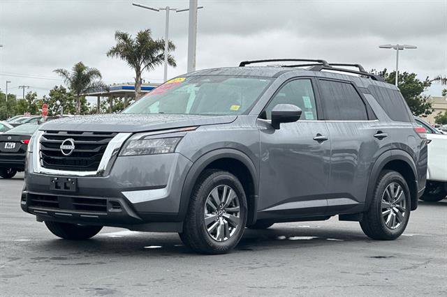 New 2025 Nissan Pathfinder SV w/ Cargo Package image 8