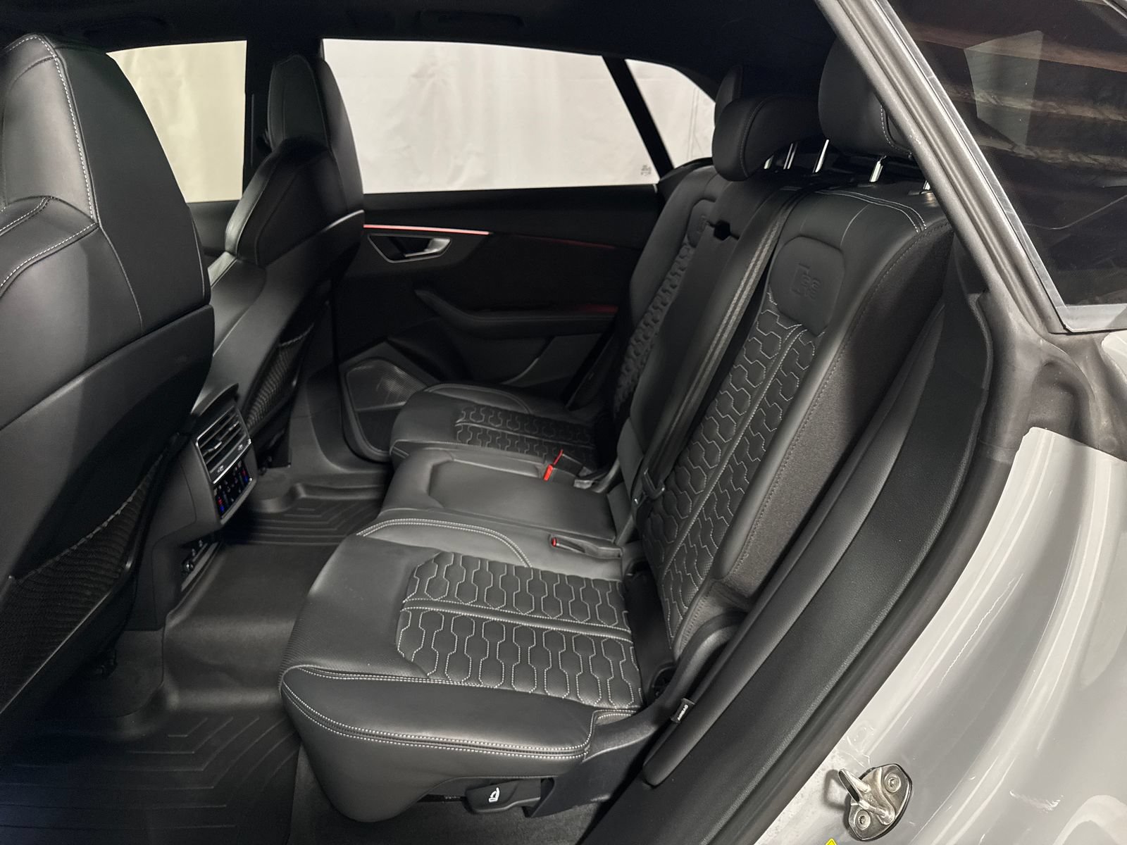 Used 2022 Audi RS Q8 AWD/4WD image 5