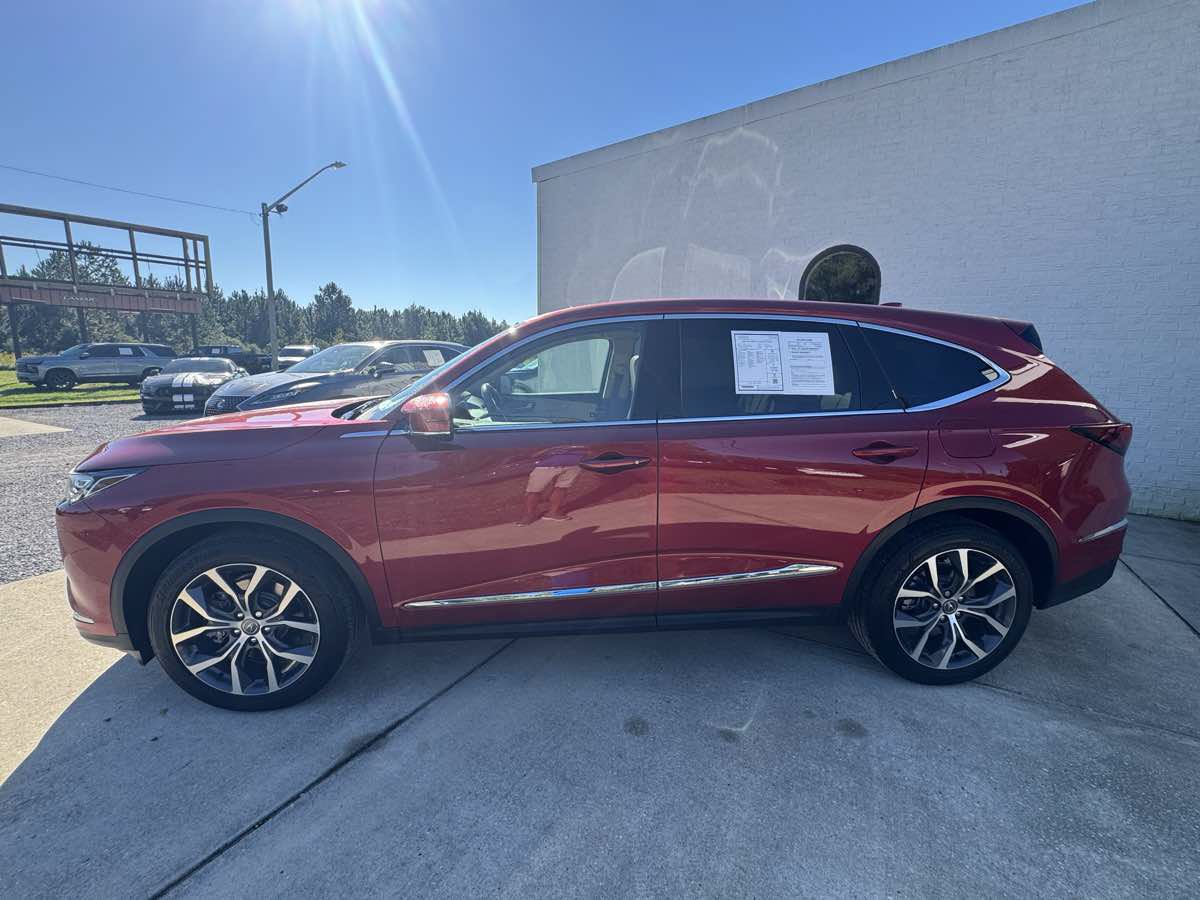 Used 2023 Acura MDX w/ Technology Package FWD image 2