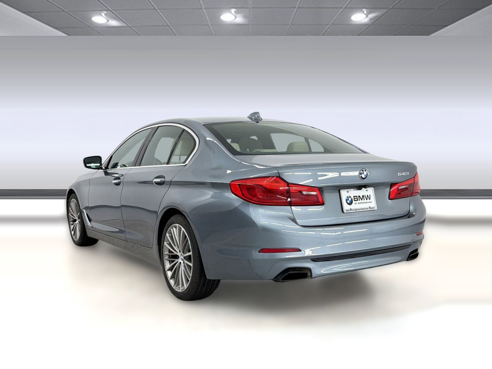 Used 2018 BMW 540i RWD image 3