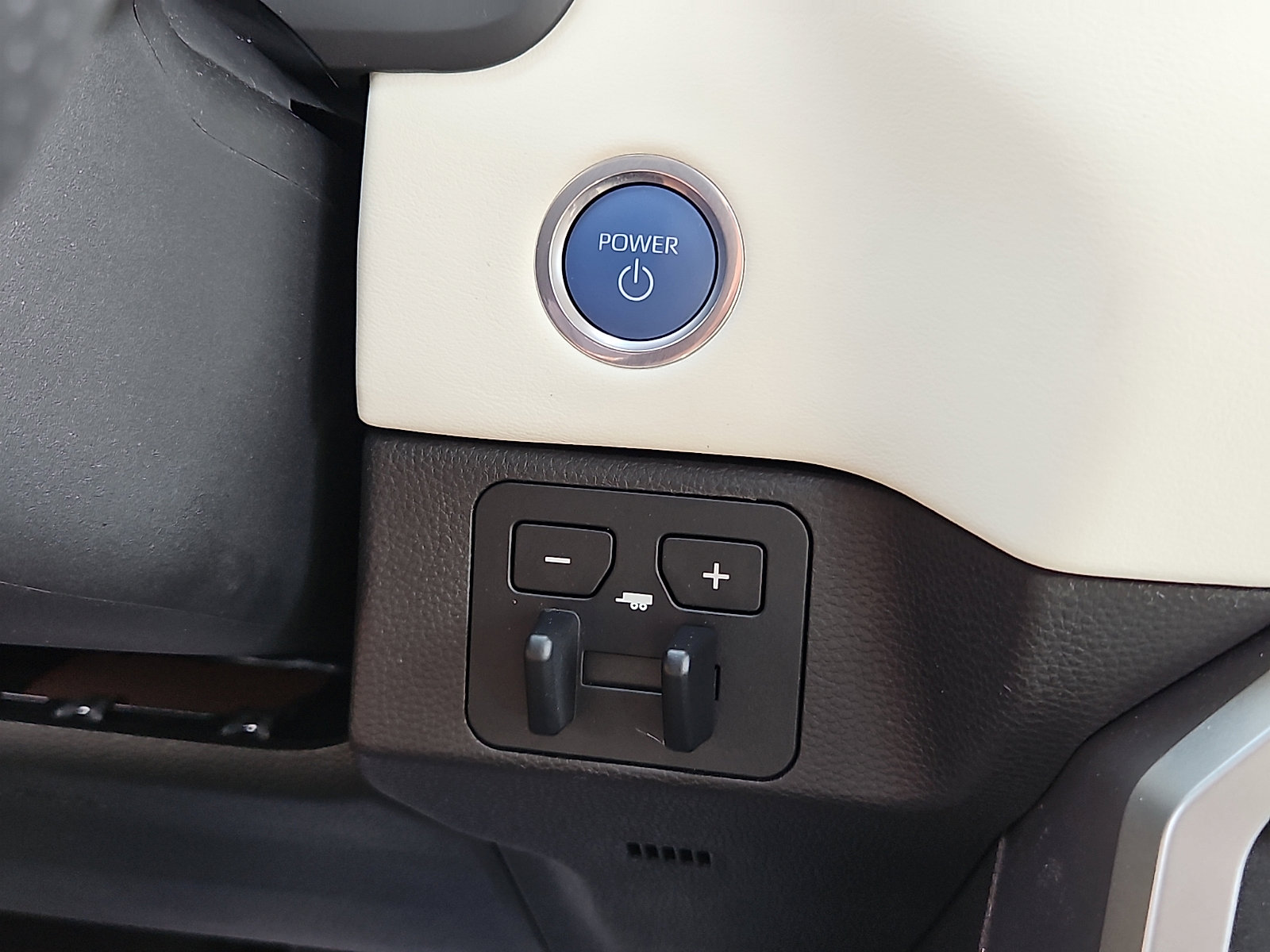 Used 2024 Toyota Sequoia Capstone image 23