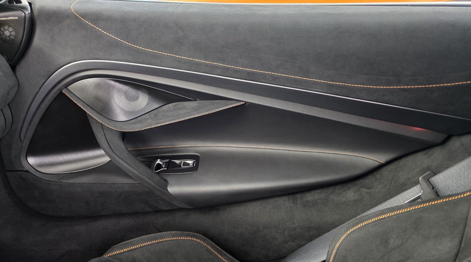 Used 2025 McLaren 750S RWD image 19