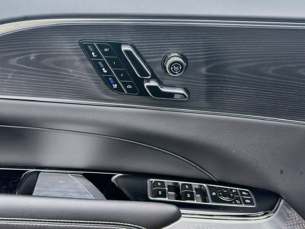 Certified 2025 Cadillac Lyriq Luxury w/ LPO, Floor Liner Package AWD/4WD image 18