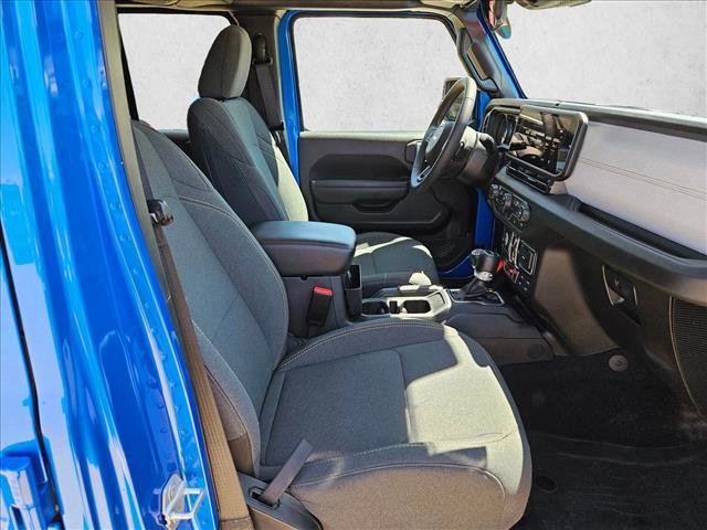 Used 2024 Jeep Gladiator Sport image 17