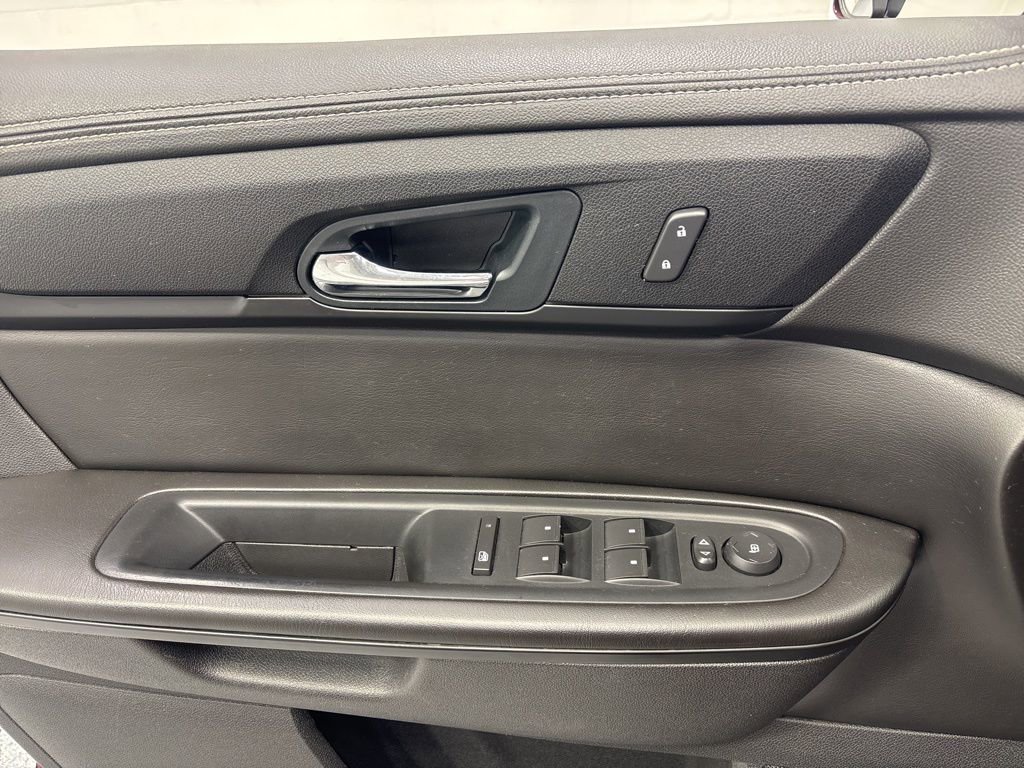 Used 2016 Chevrolet Traverse LT w/ Style and Technology Package image 28