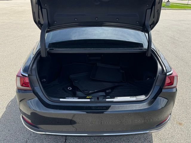 Used 2025 Lexus ES 300h w/ Premium Package FWD image 42