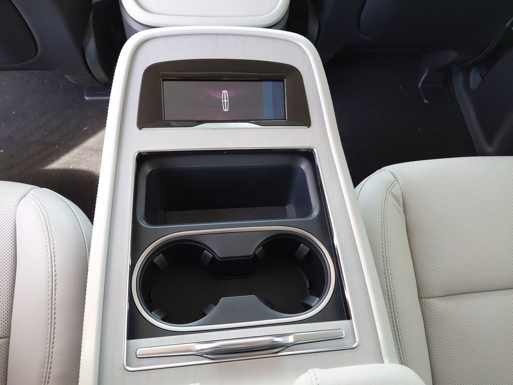 New 2026 Lincoln Navigator L Reserve AWD/4WD image 25