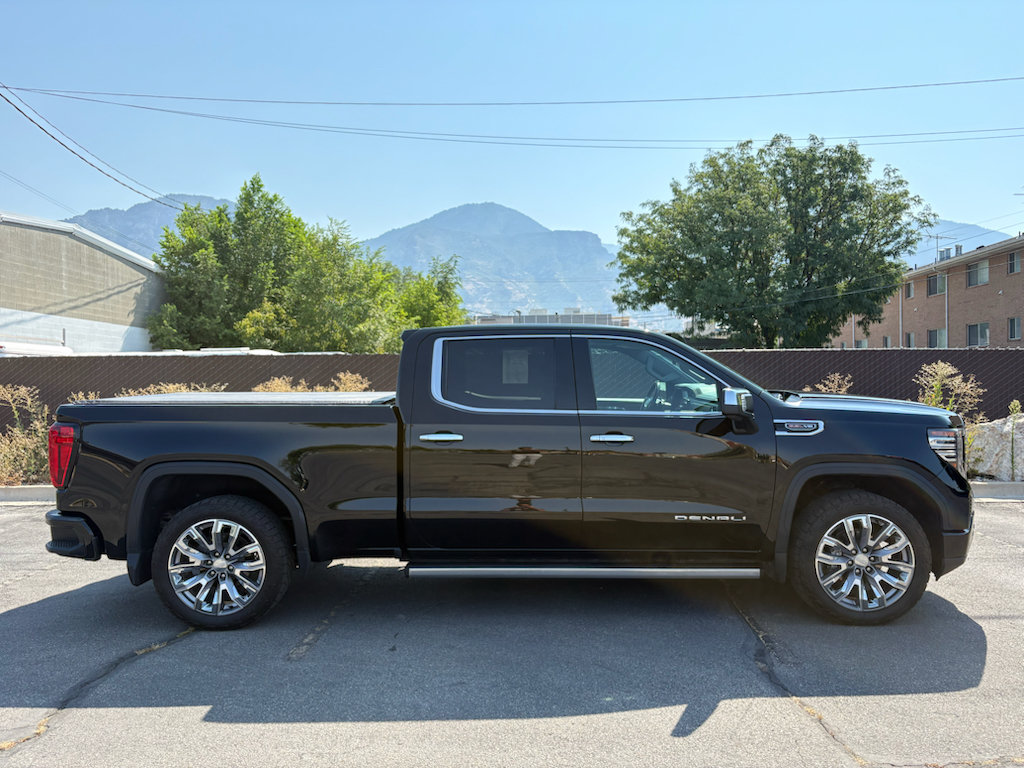 Used 2023 GMC Sierra 1500 Denali w/ Denali Reserve Package AWD/4WD image 2