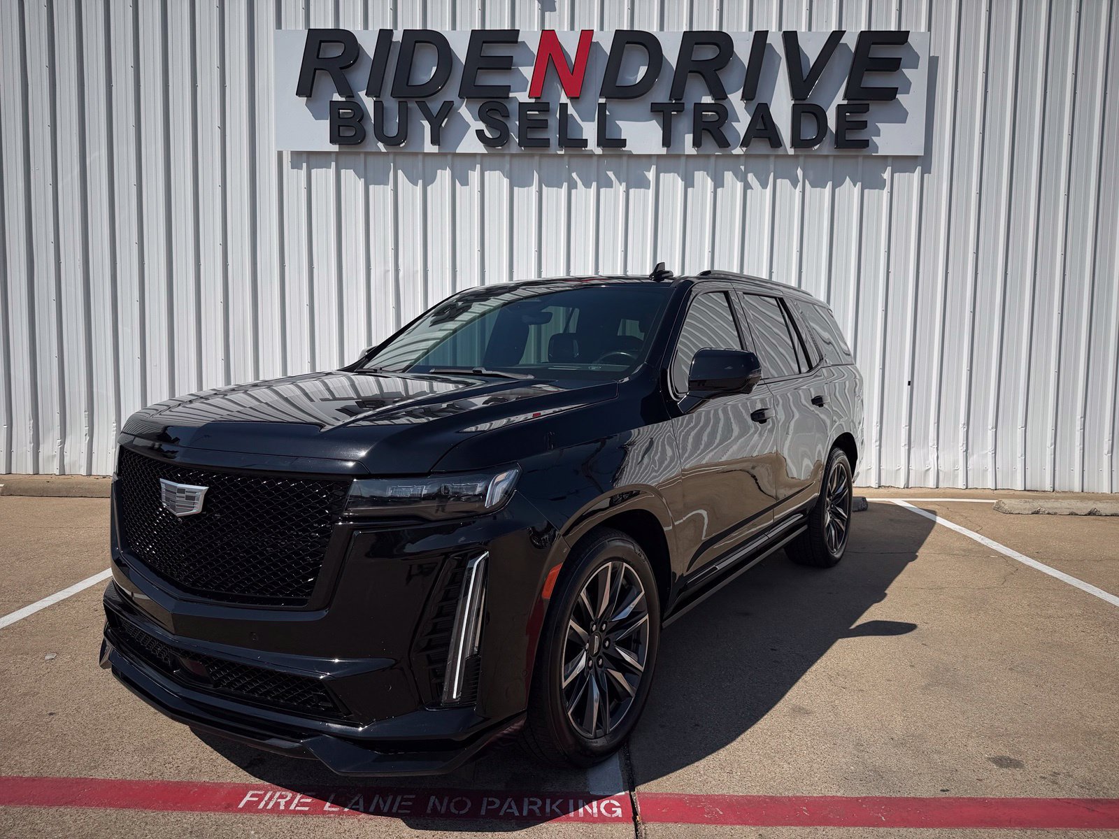 Used 2021 Cadillac Escalade Sport Platinum AWD/4WD image 1