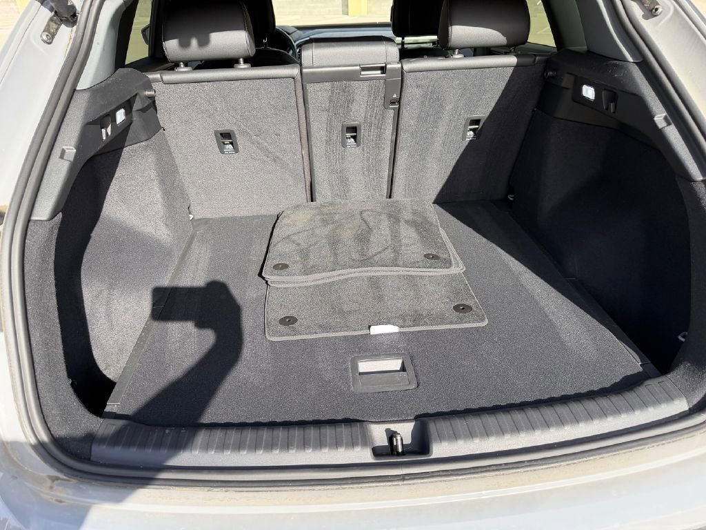Used 2023 Audi Q4 e-tron Premium Plus w/ Premium Plus image 8
