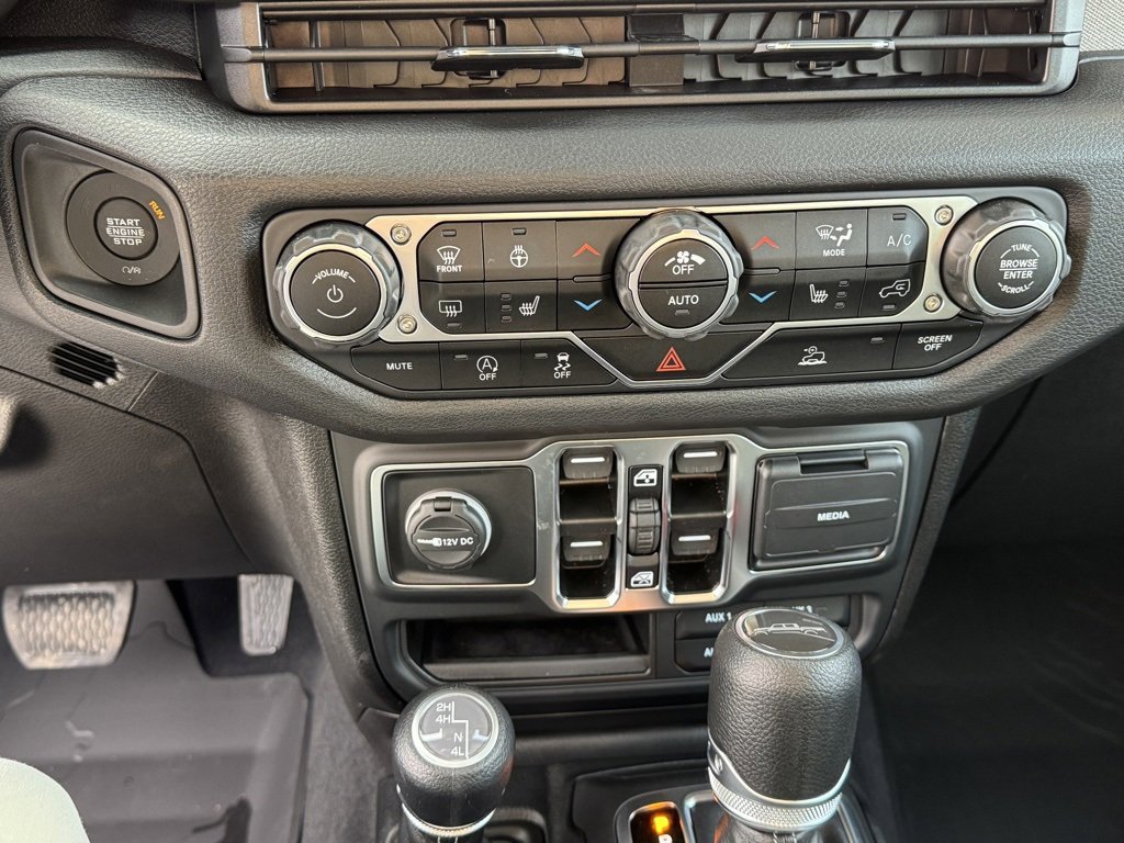 New 2025 Jeep Gladiator Sport image 21