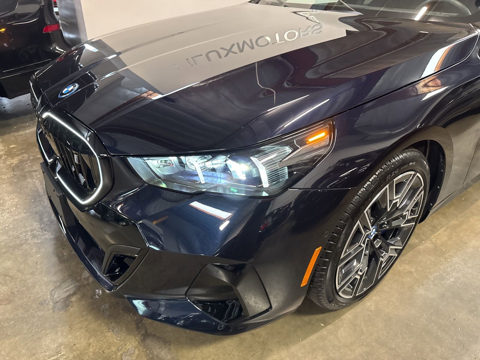 Used 2025 BMW i5 eDrive40i w/ M Sport Package image 5