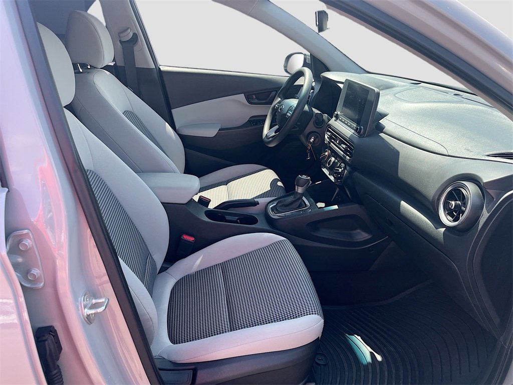 Used 2023 Hyundai Kona SE image 26