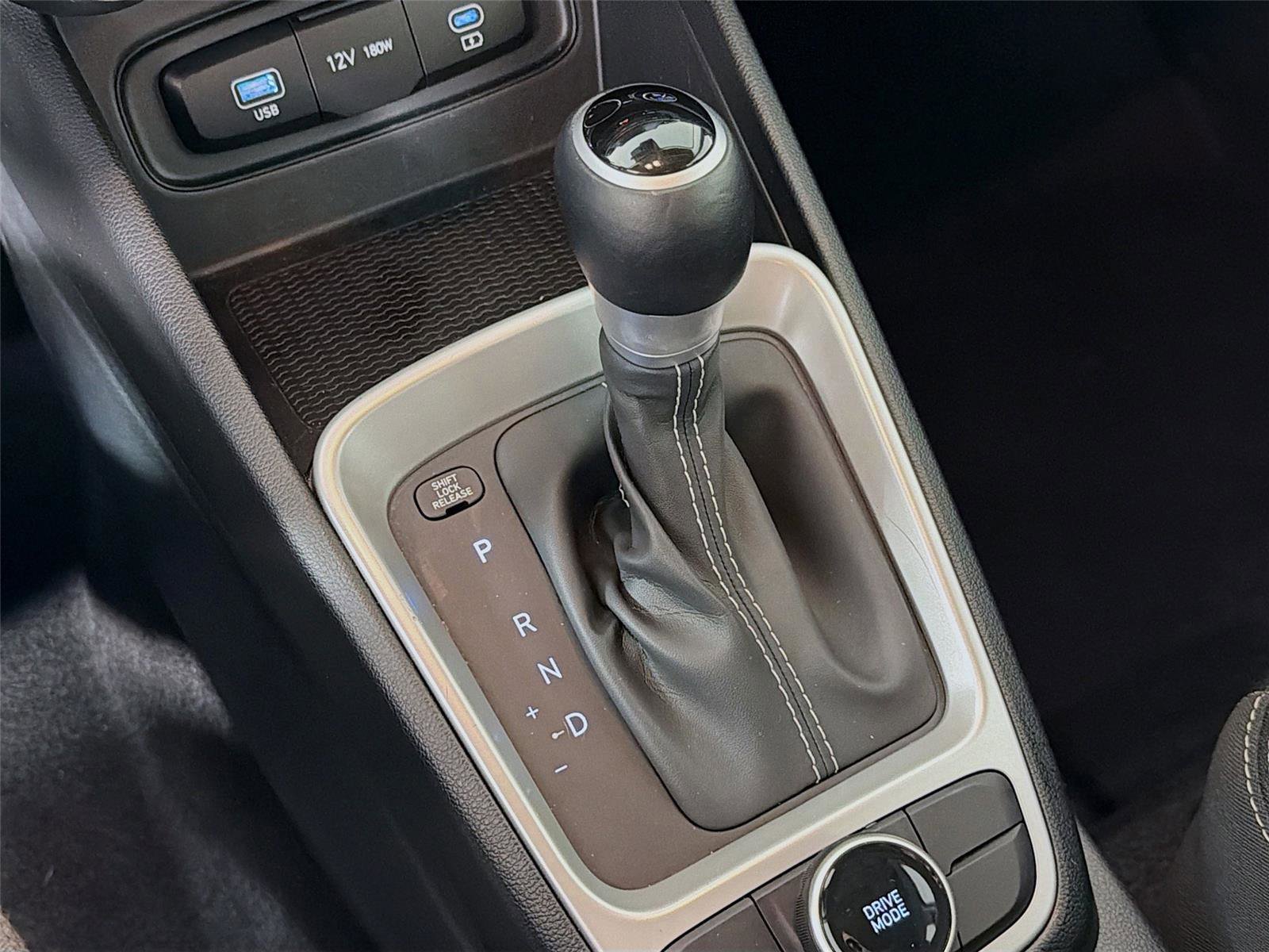 Used 2025 Hyundai Venue SEL FWD image 18