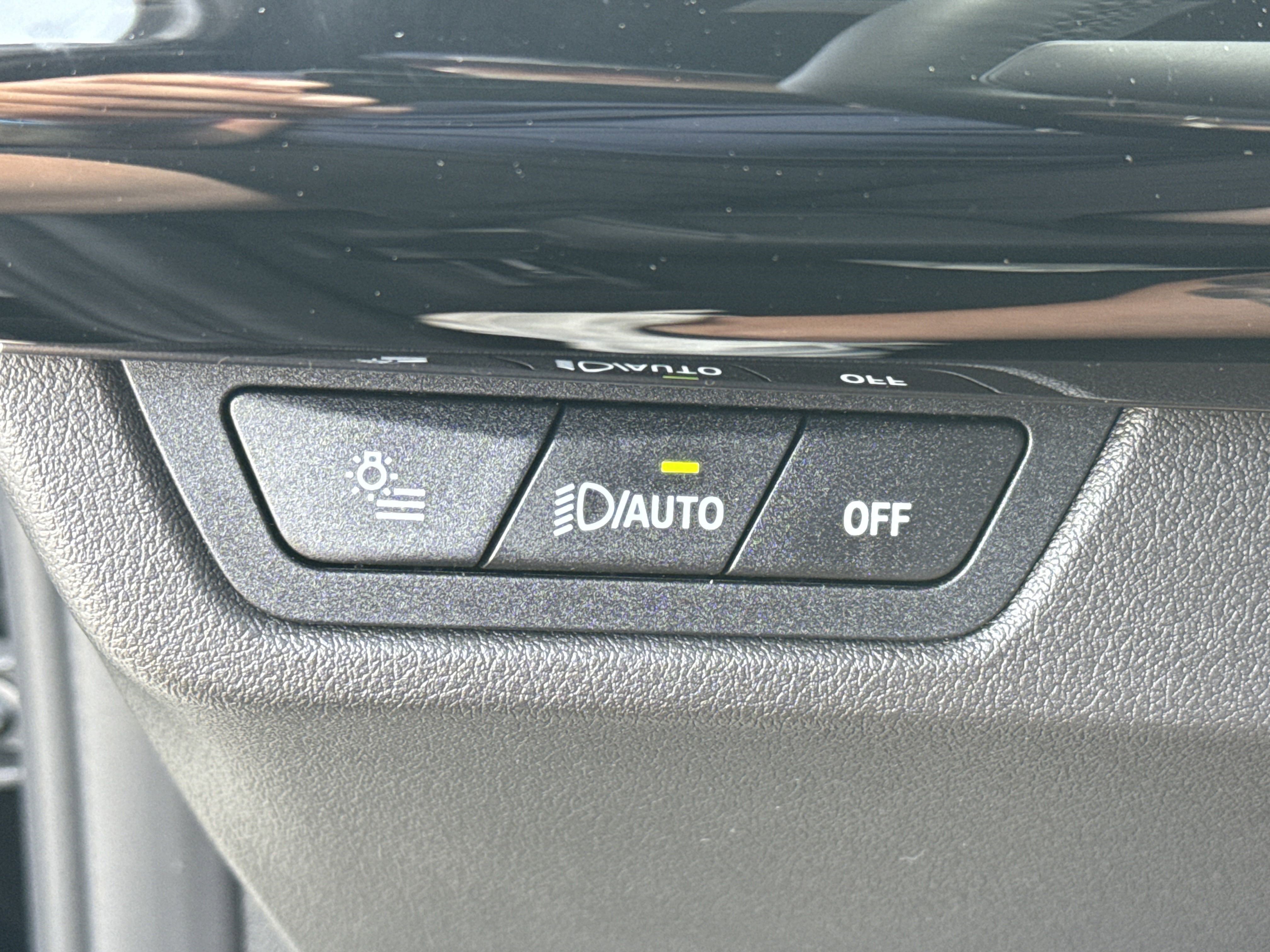 New 2025 BMW X1 xDrive28i w/ Convenience Package image 14