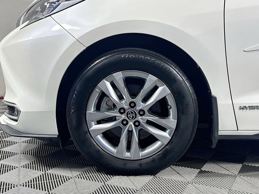 Used 2021 Toyota Sienna Limited image 34