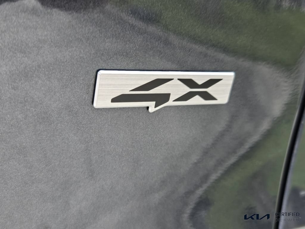 Certified 2025 Kia Seltos SX AWD/4WD image 17