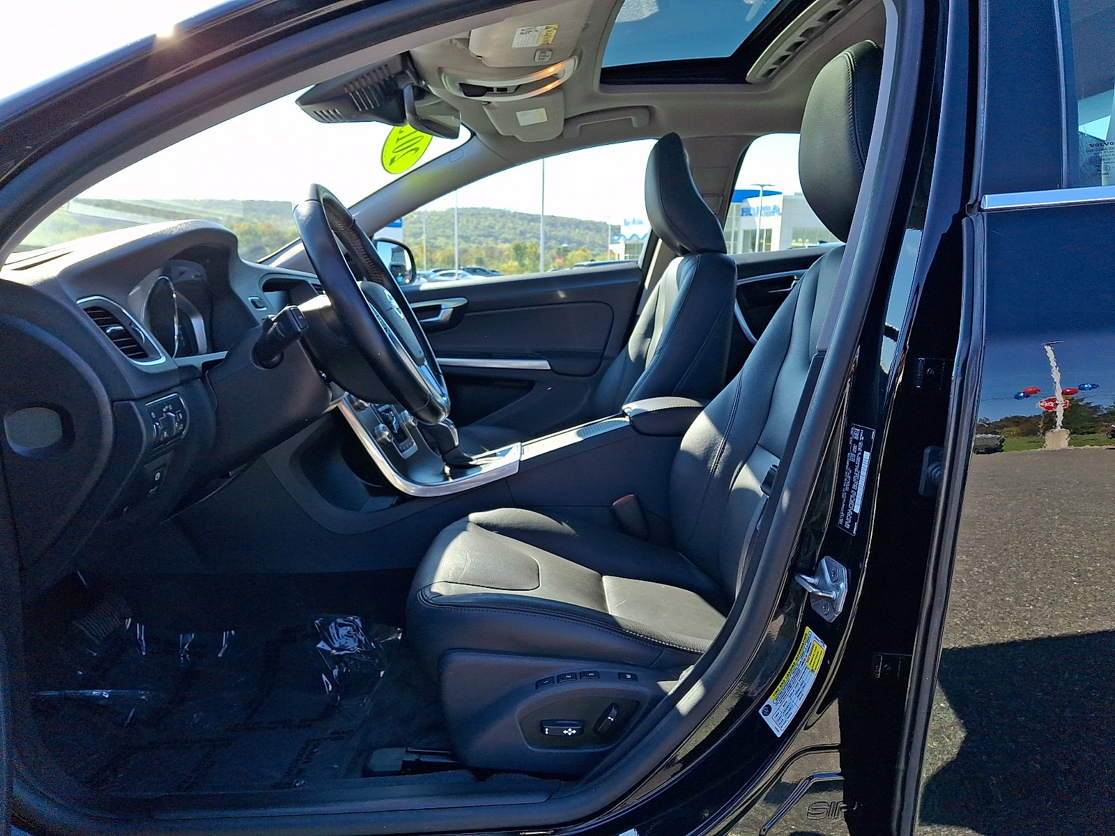 Used 2015 Volvo S60 T5 Platinum AWD/4WD image 14