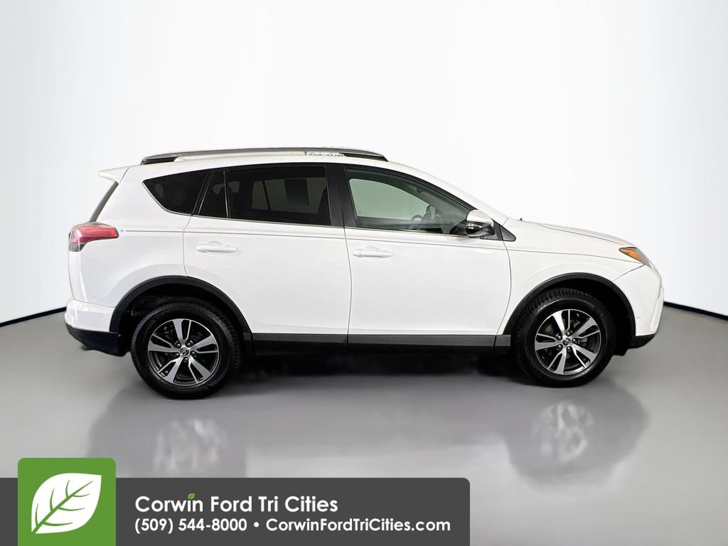 Used 2017 Toyota RAV4 XLE FWD image 18