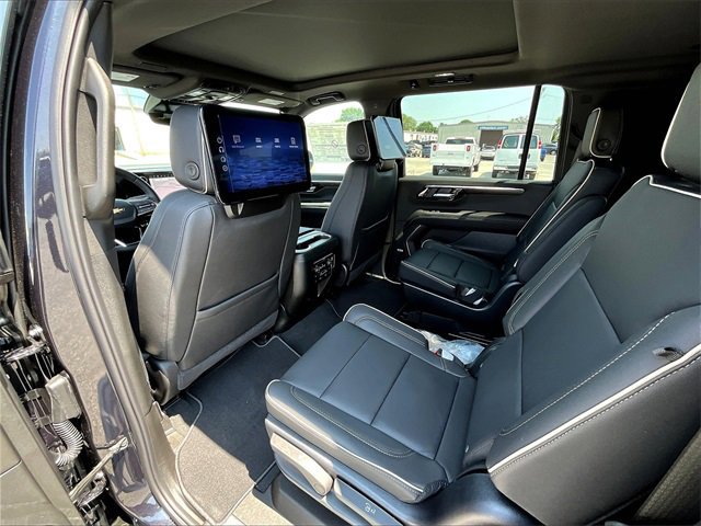 New 2025 Chevrolet Suburban Premier image 13