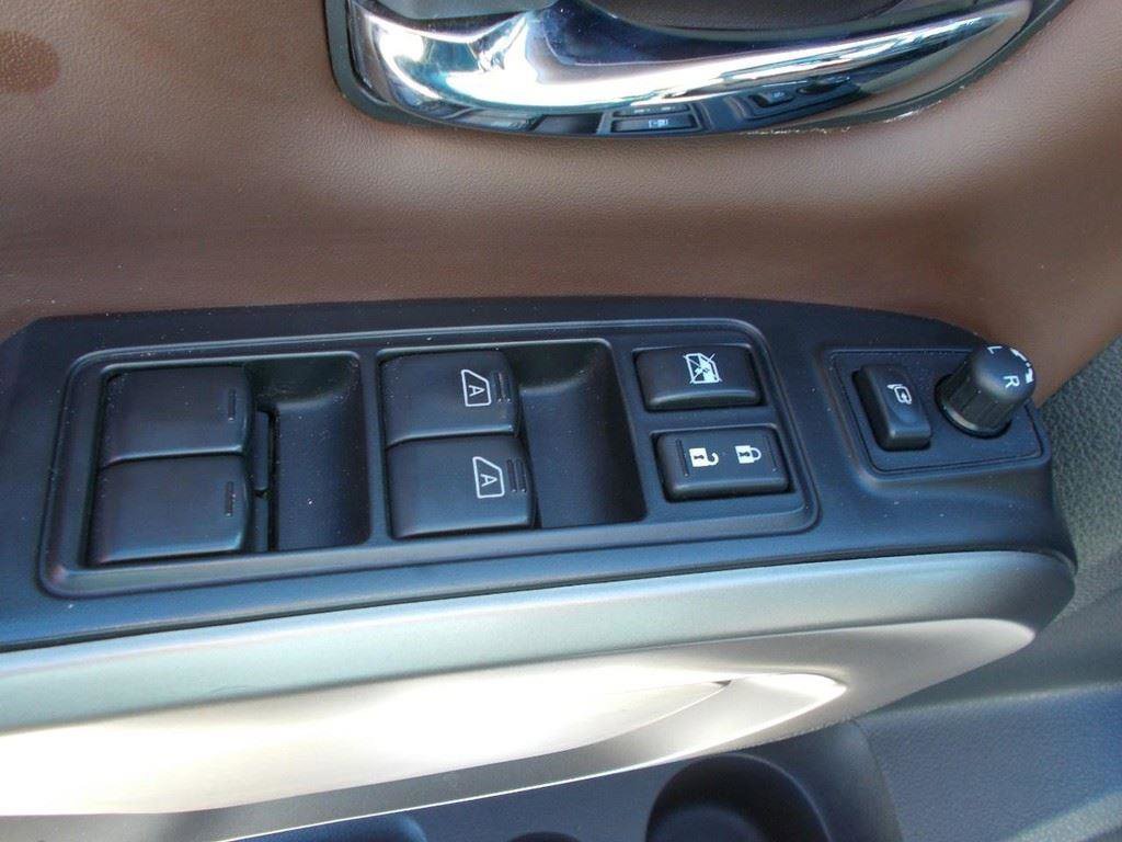 Used 2023 Nissan Titan Platinum Reserve w/ Moonroof Package AWD/4WD image 18