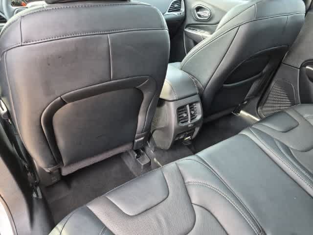 Used 2022 Jeep Cherokee Latitude Lux w/ Sun & Sound Group AWD/4WD image 18