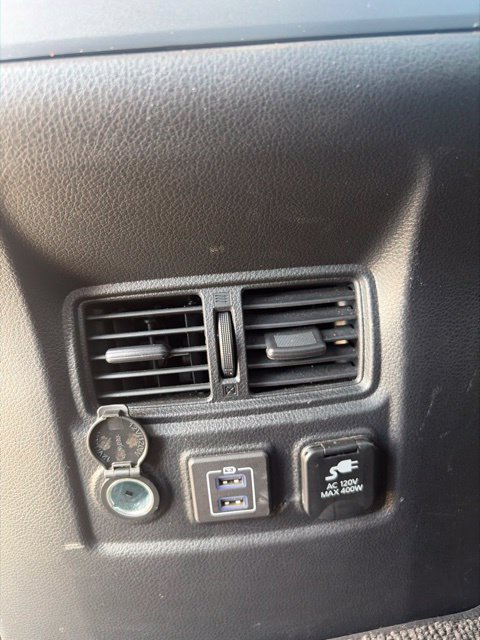 Used 2020 Nissan Titan SV w/ SV Convenience Package RWD image 13