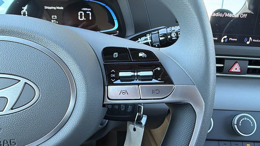 New 2026 Hyundai Elantra SE image 28