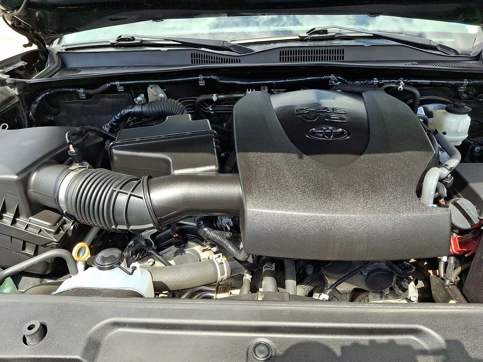 Used 2020 Toyota Tacoma SR5 image 31
