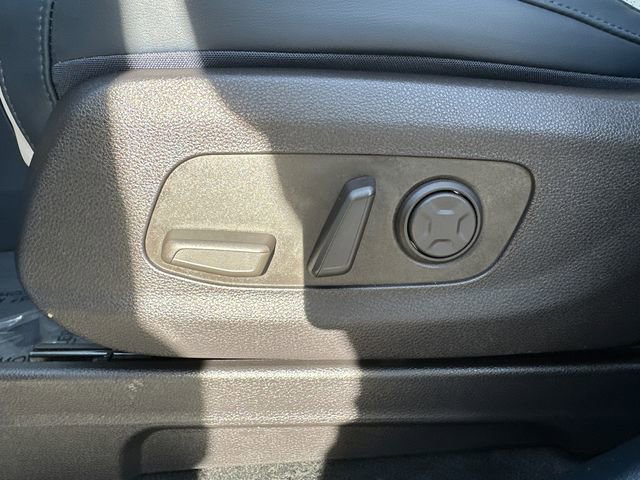 Used 2026 Kia Carnival EX image 36