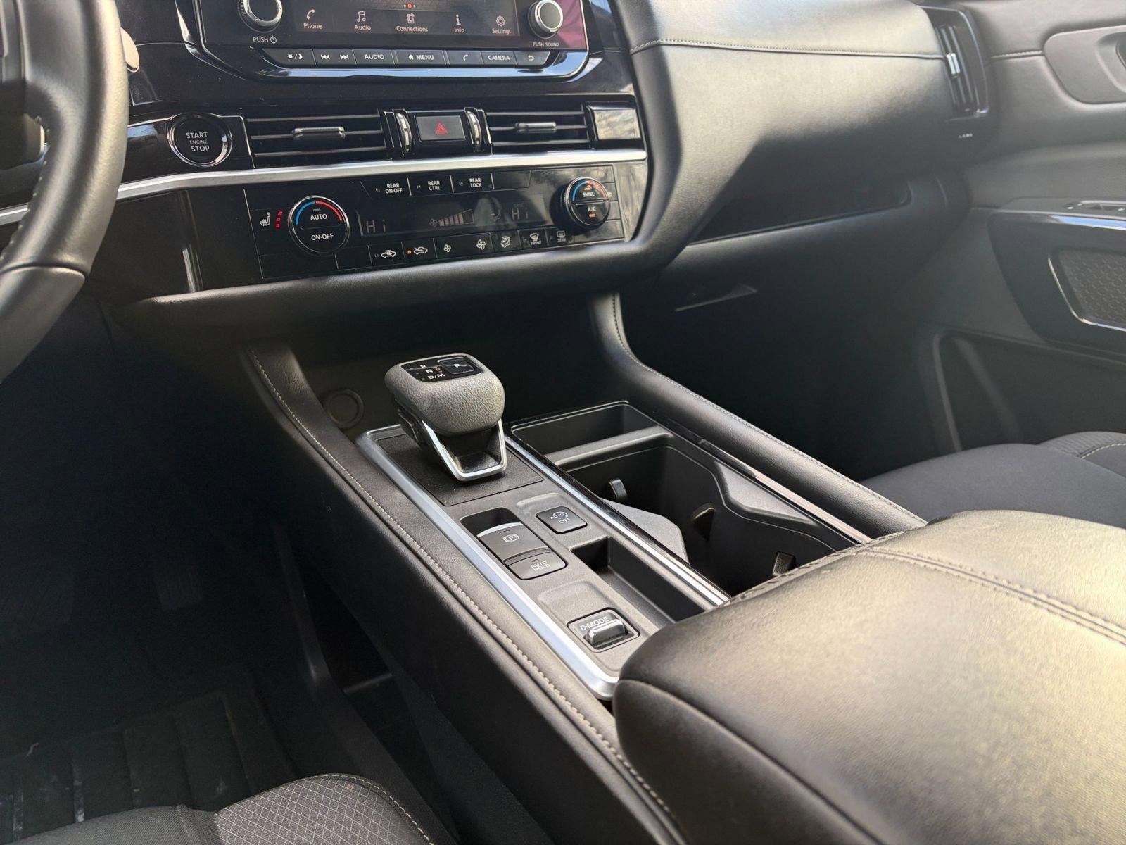 Used 2025 Nissan Pathfinder SV image 42