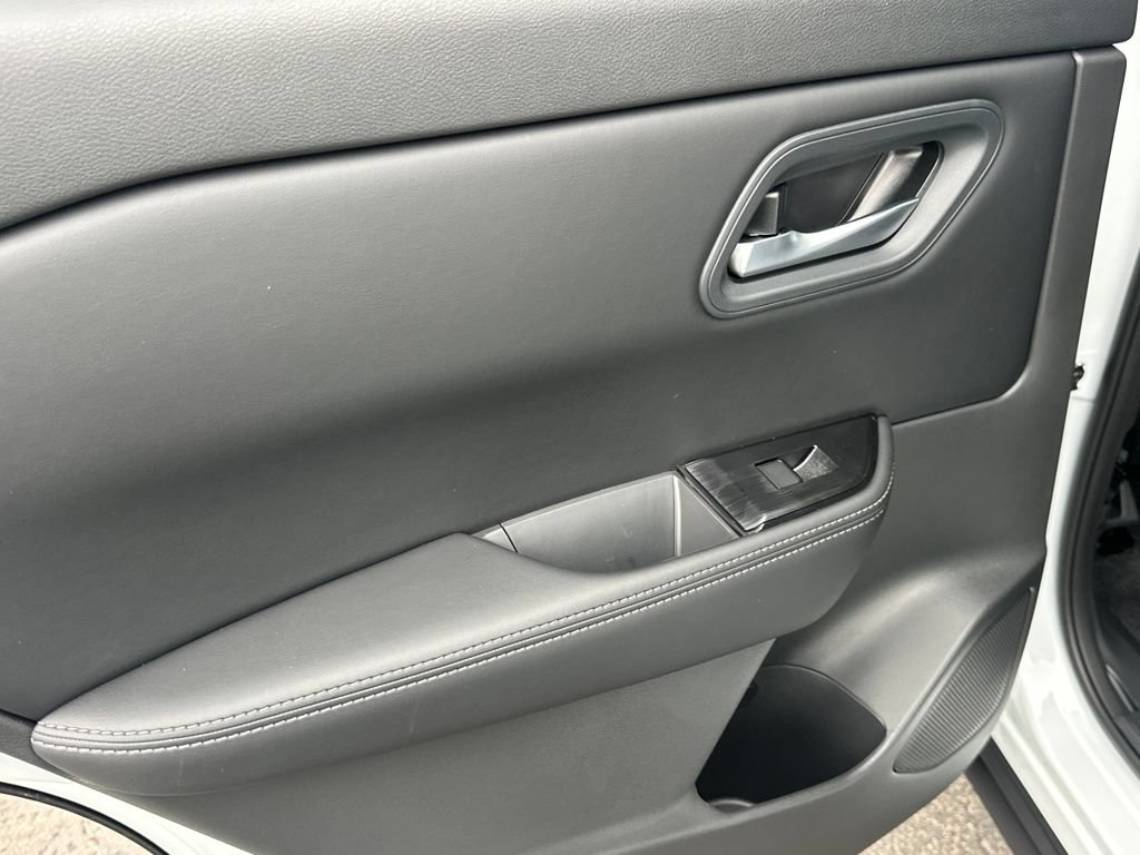 New 2026 Nissan Rogue SV AWD/4WD image 14