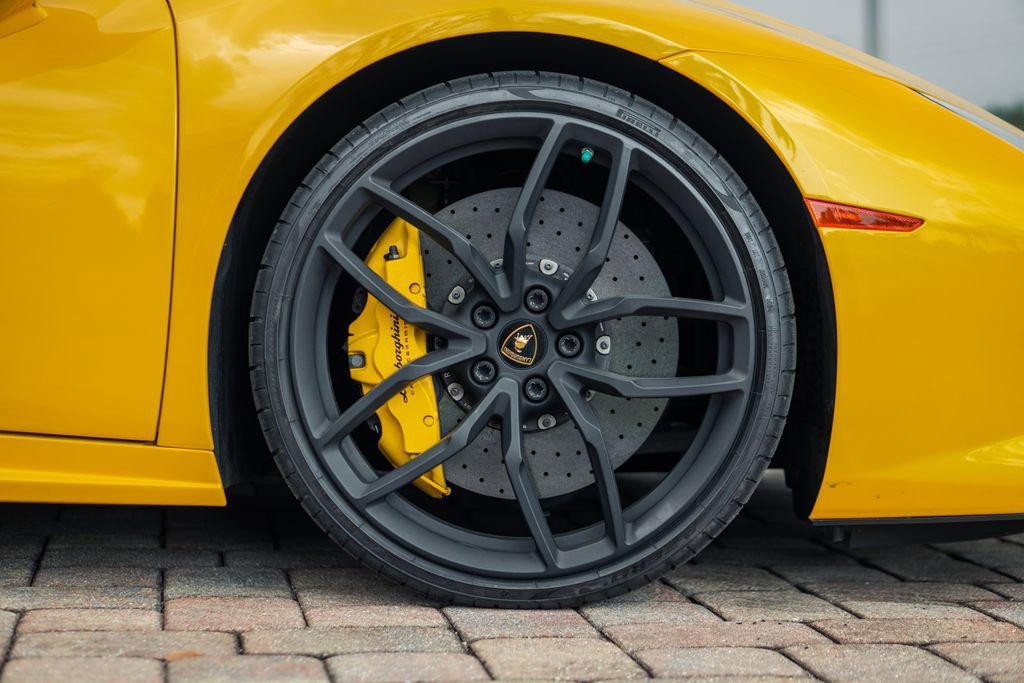 Used 2016 Lamborghini Huracan LP 610-4 image 15
