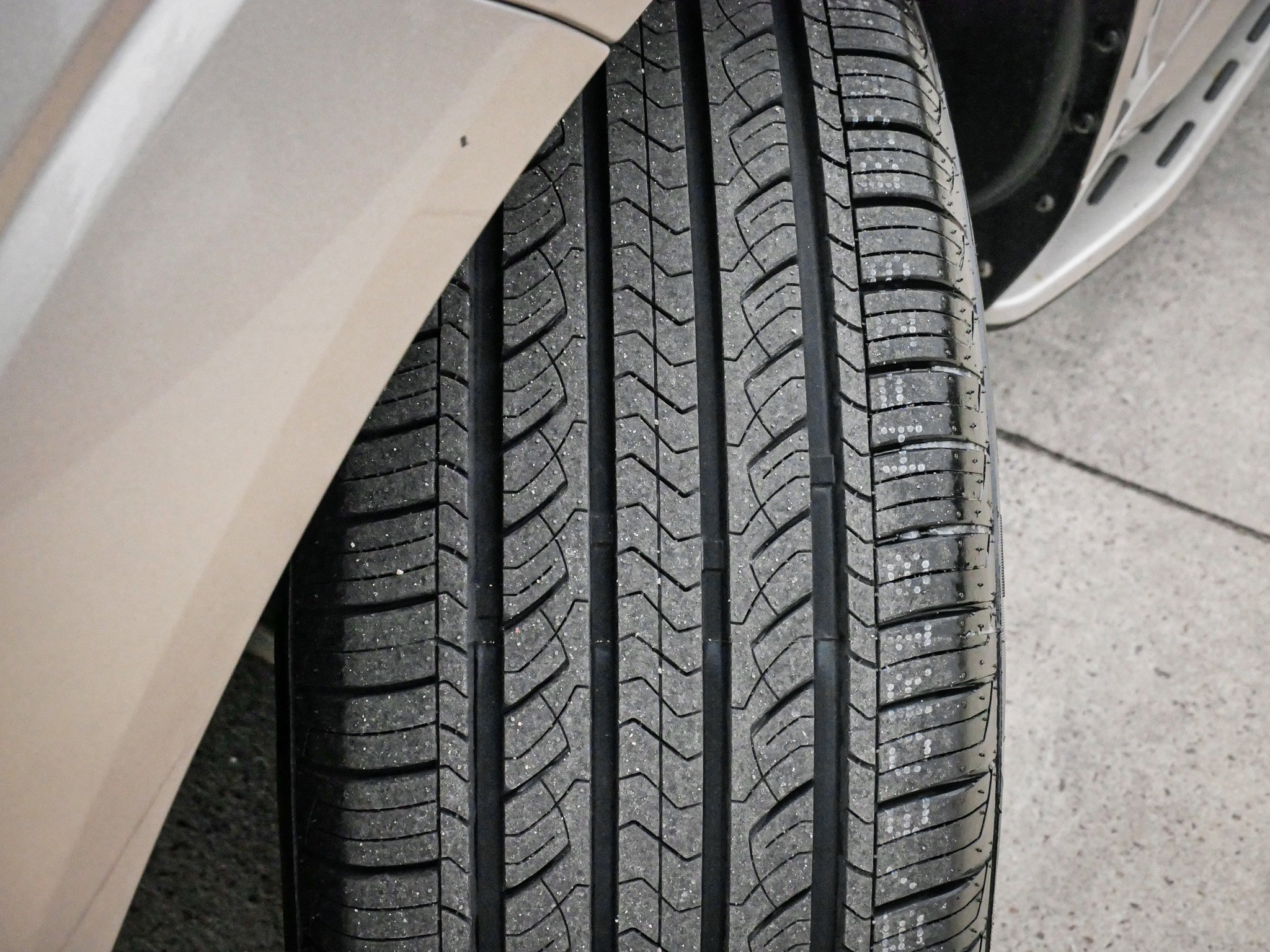 Used 2024 Volvo XC60 B5 Core image 12