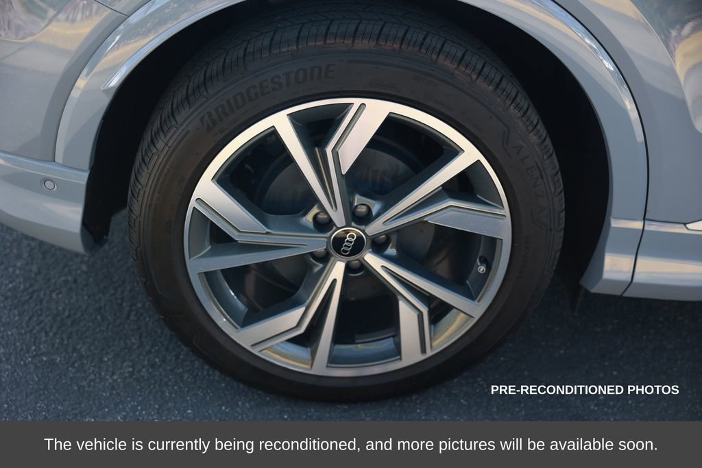 Used 2024 Audi Q4 e-tron Premium Plus w/ Premium Plus image 9