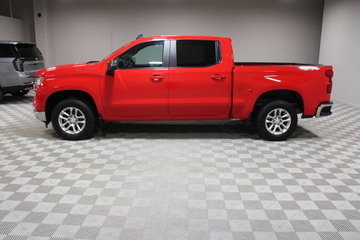 Used 2022 Chevrolet Silverado 1500 LT AWD/4WD image 7