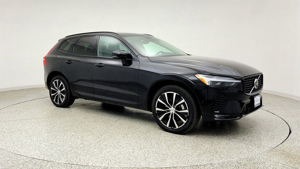 Used 2023 Volvo XC60 B5 Plus w/ Climate Package AWD/4WD image 3